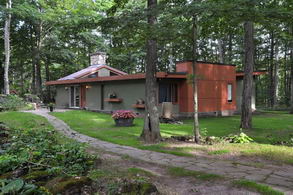 Gate House - Country homes for sale and luxury real estate including horse farms and property in the Caledon and King City areas near Toronto